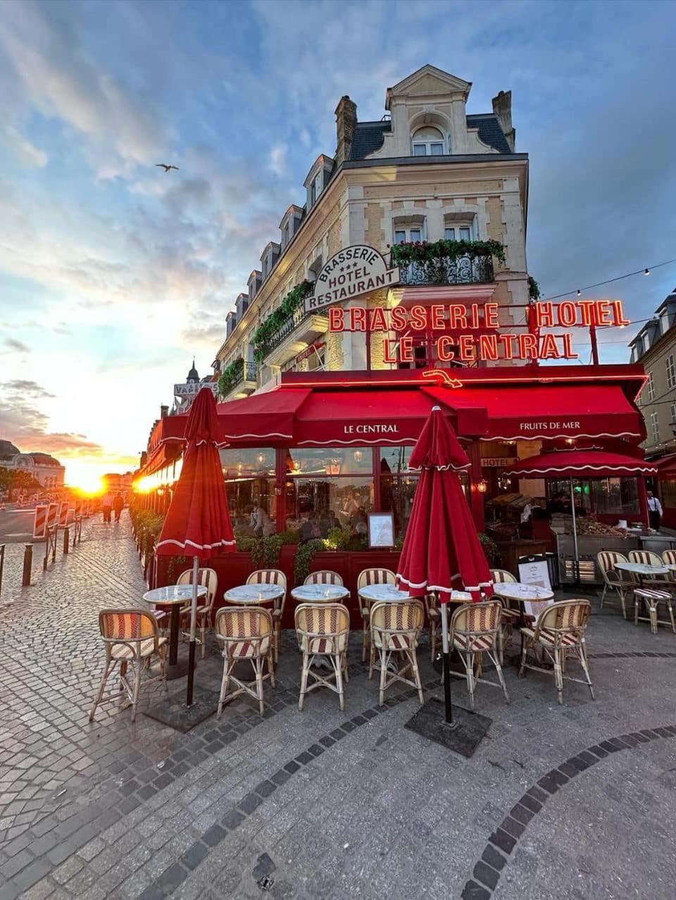 Hotel Le Central Trouville-sur-Mer Exterior photo